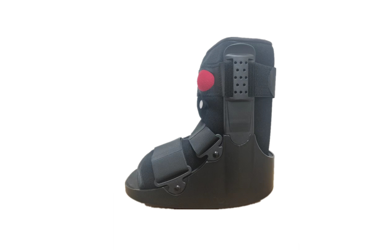 lower profile pneumatic walking boot