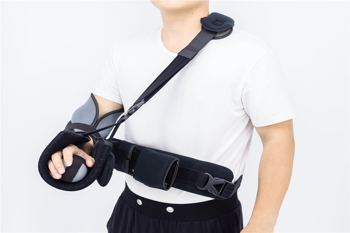 Shoulder arm sling abduction with metal support